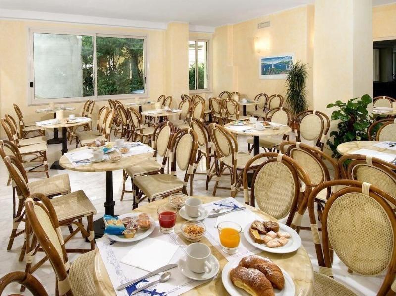 Hotel Prestige Cattolica Kültér fotó