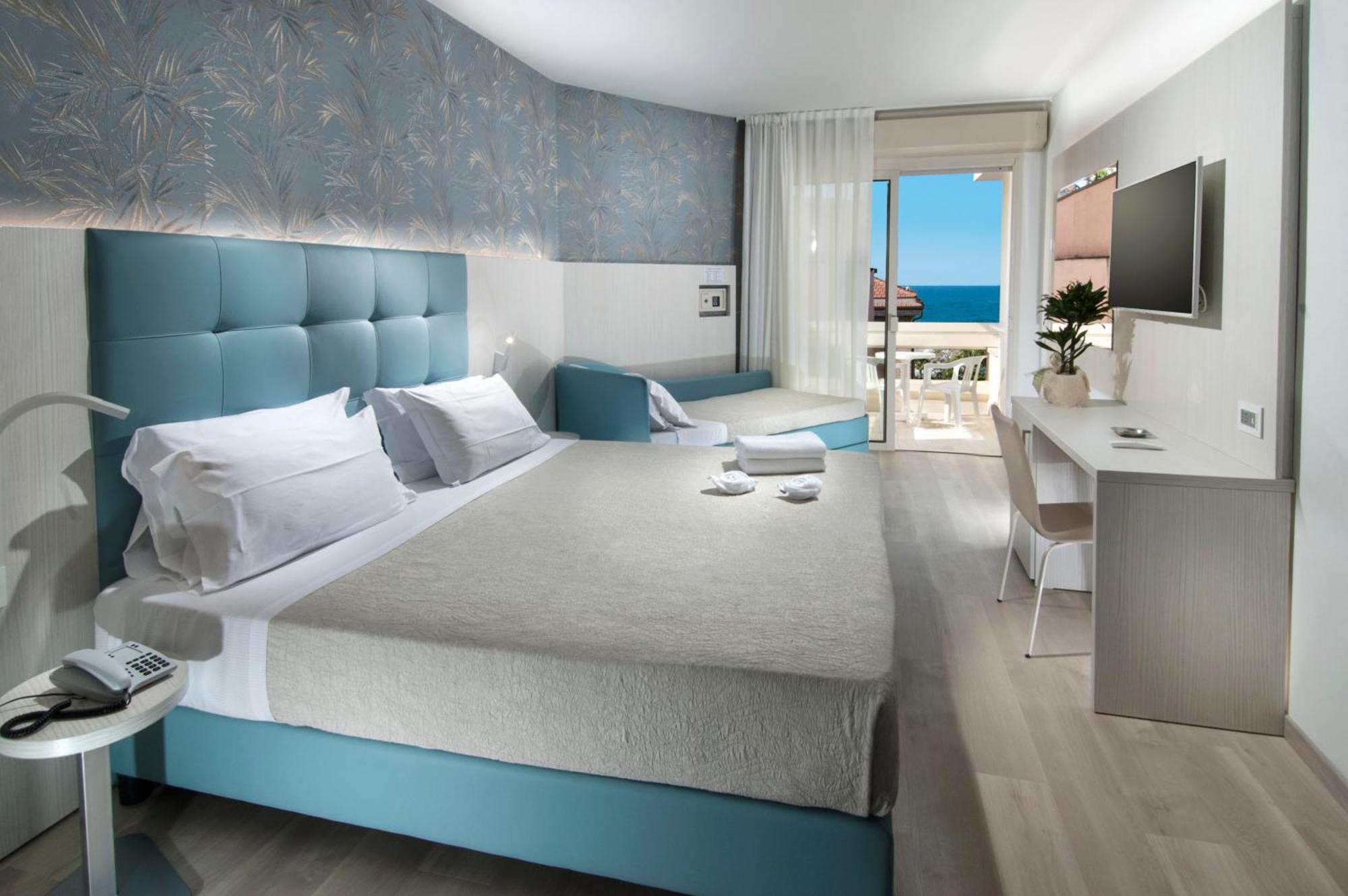 Hotel Prestige Cattolica Kültér fotó