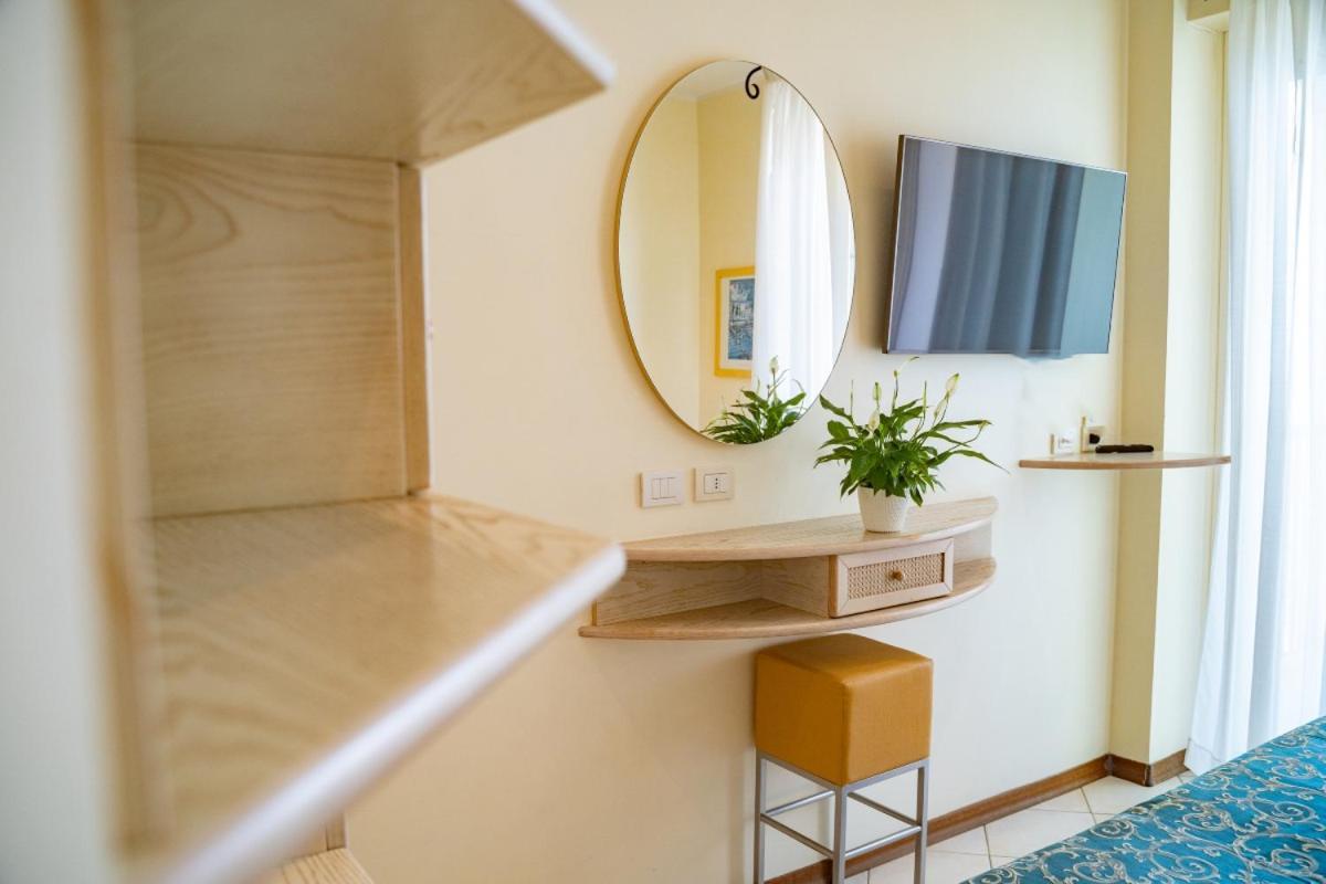 Hotel Prestige Cattolica Kültér fotó