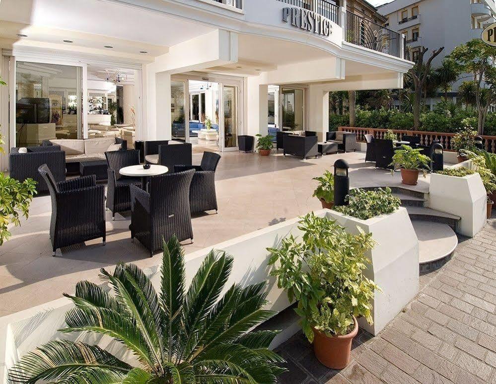 Hotel Prestige Cattolica Kültér fotó