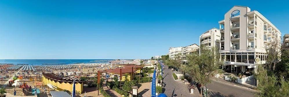 Hotel Prestige Cattolica Kültér fotó